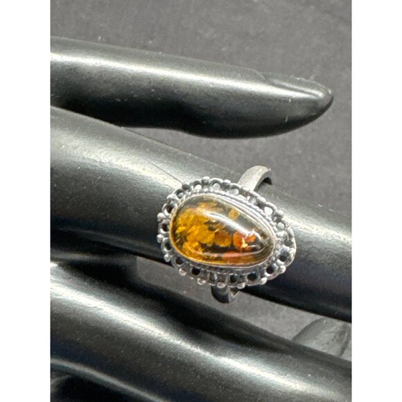 Vintage Sterling Silver Ring With Amber Oval Stone & Decorative Bezel Setting - Picture 1 of 11